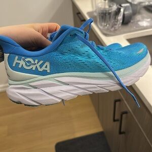 HOKA CLIFTON 8 WOMENS SIZE 9